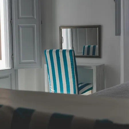 Hotel Central Fira Suites