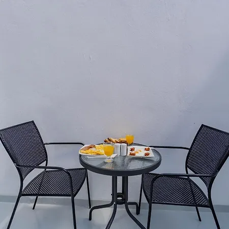 Central Fira Suites