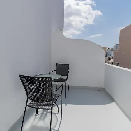 Central Fira Suites Hotel 3*