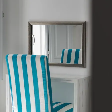 Hotel Central Fira Suites 3*