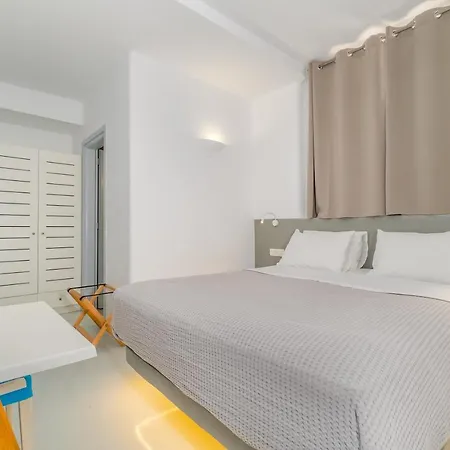 Hotel Central Fira Suites