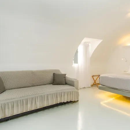 Hotel Central Fira Suites 3*