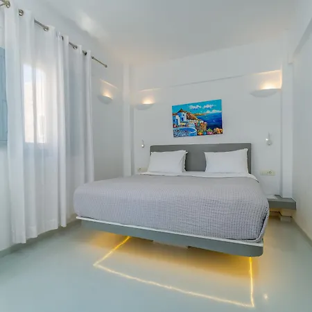 Central Fira Suites Hotel 3*