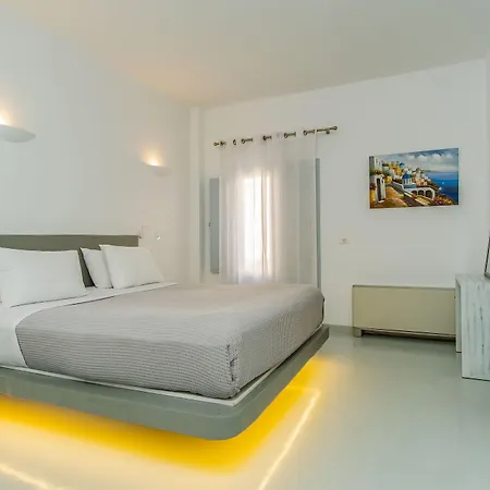 Central Fira Suites 3*
