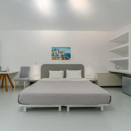 Central Fira Suites Hotel 3*