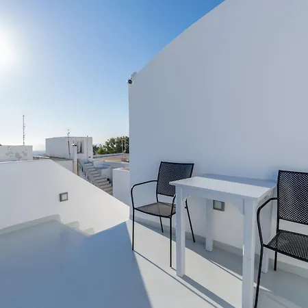 Central Fira Suites