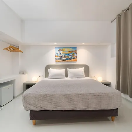 Hotel Central Fira Suites 3*