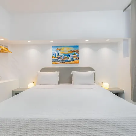 Central Fira Suites 3*