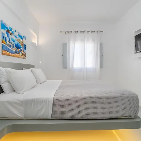 Central Fira Suites Hotel 3*