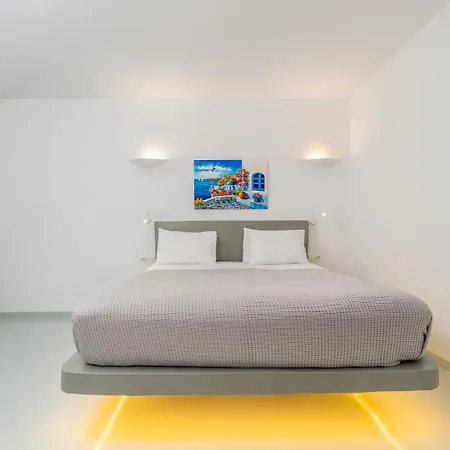 Hotel Central Fira Suites
